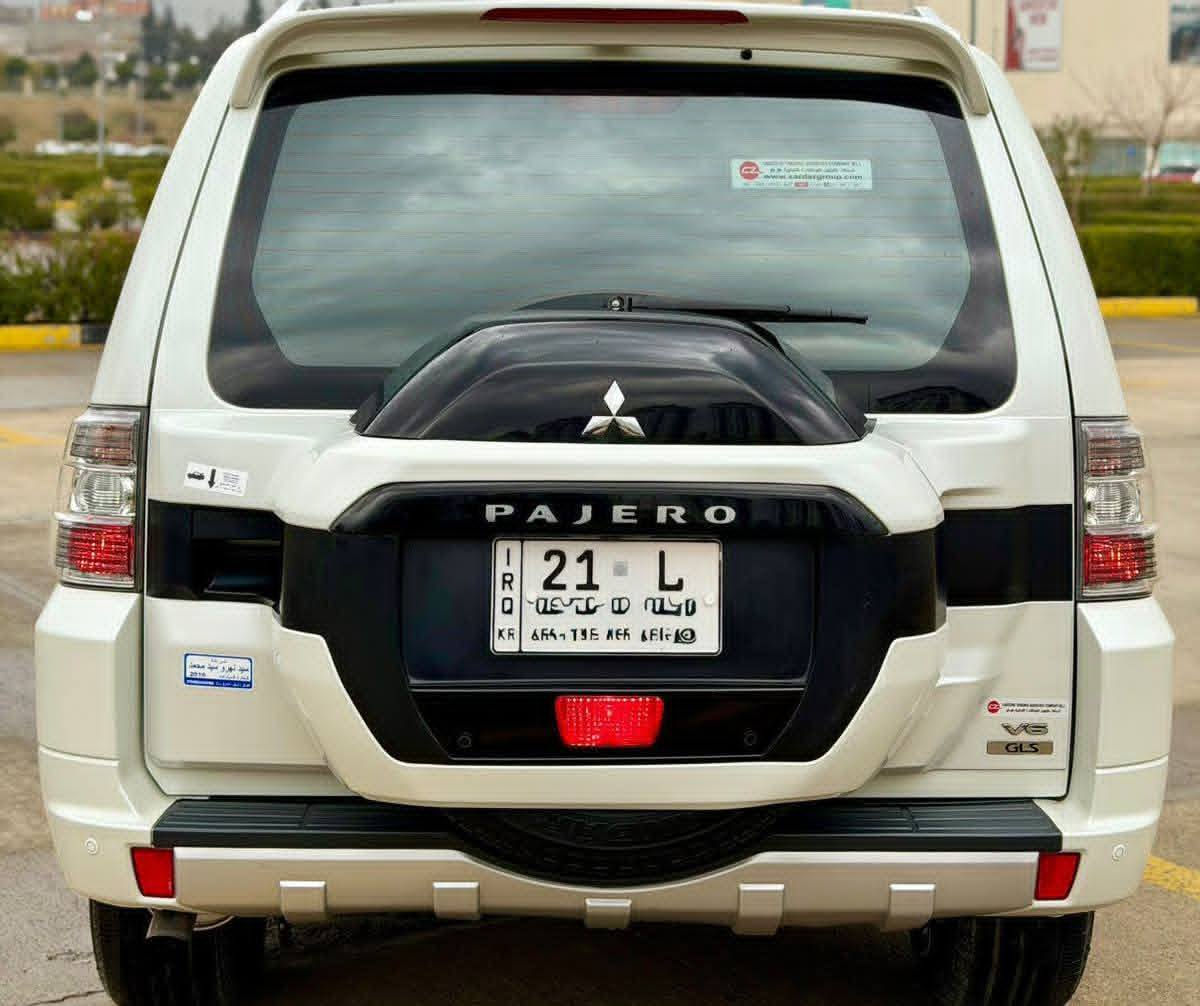 ميتسوبيشي باجيرو حبتور ياباني اصلي حجم مكينة 3500 V6 موديل 2017 المسافة المقطوعة 61 الف كم بشرط فحص سيرفز كامل بالشركة السيارة كفالة عامة بدون صبغ تعديل حوادث كفالة
جديدة كلش نظافة 100%
 قطعة نادرة
رقم سليمانية جديد هزه براد لوحات كلها جديدة
موقع السيارة السليمانية
سعر 192 ورقة و بيها مجال 
المواصفات
لد امامي
كلوب ضباب
حساس خلفي
كامرة
7 راكب
صاجات
دبل اكسل 4X4
تحكمات سترين
ثلاجة
نظام مانع انزلاق
لايت عدسة
شاشة
منفذ طاقة 220 واط
مريات كهربائية
مريات اتو قلابة
مريات ترحيب
تبريد منفصل
تبريد مركزي
شاشة نظام
دشبول ليزري
مراية عاكسة
ستم نيكل كامل بلادي ذهبي
لايت كهربائية
لايت زنون عالي ناصي
بلوجكتر LED
اغراض الشركة سبير ك


**إذا كنت صاحب هذا الإعلان وتريد حذفه لأي سبب، رجاءا أرسل رسالة إلى الدعم الفني**