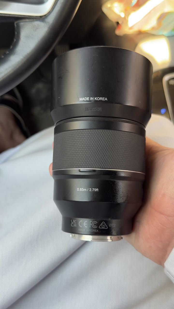 عدسة Samyang AF 85mm F1.4 FE II للبيع
🔹 الموديل: Samyang AF 85mm F1.4 FE II

🔹 الماونت: Sony E-Mount (فل فريم)

🔹 فتحة العدسة: F1.4 – F16

🔹 البعد البؤري: 85mm

🔹 أوتوفوكس سريع وهادئ مناسب للتصوير الاحترافي

🔹 عزل (بوكيه) ممتاز جداً للصور الشخصية والبورتريه

🔹 حدة عالية وألوان جميلة

🔹 تدعم كاميرات سوني فل فريم و APS-C

🔹 مقاومة للعوامل الجوية 

للتواصل ***********
السعر ب550 الف وبيها مجال

