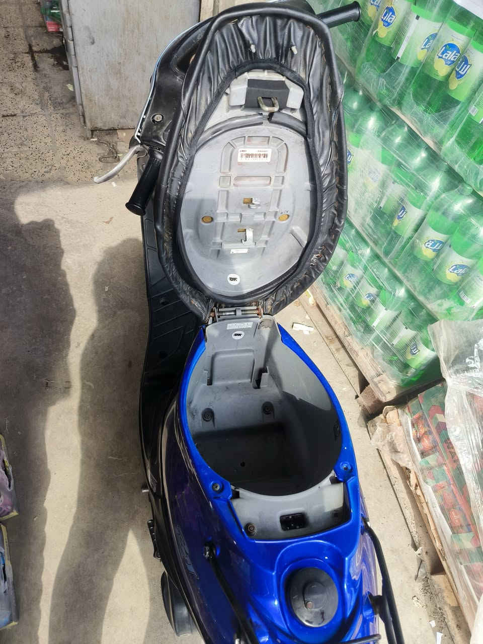 ماطور نحله للبيع معمر جديد كل شي شغال تايات جدد شرط نقره سلف ويرمينيه كله شغاله الماطور تاخذ وين تصرف عليه روح سعر 380 بي مجال الرقم ***********
