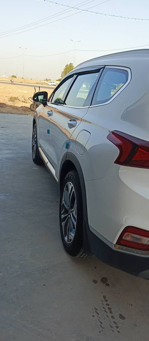 سلام عليكم 
سنتافي خليجي رقم شمالي أربيل 
موديل 19 شكل 20 مكفولة 
ماشية 85 على وضع الشركة
تبريد الهواء 3قطع 
محرك 6سلندر
كراسي كهرباء
مري شفط
وبيهة هواي مواصفات 
الهاتف ***********
غير متواجد على الفيس 
السعر 245 ورقة
