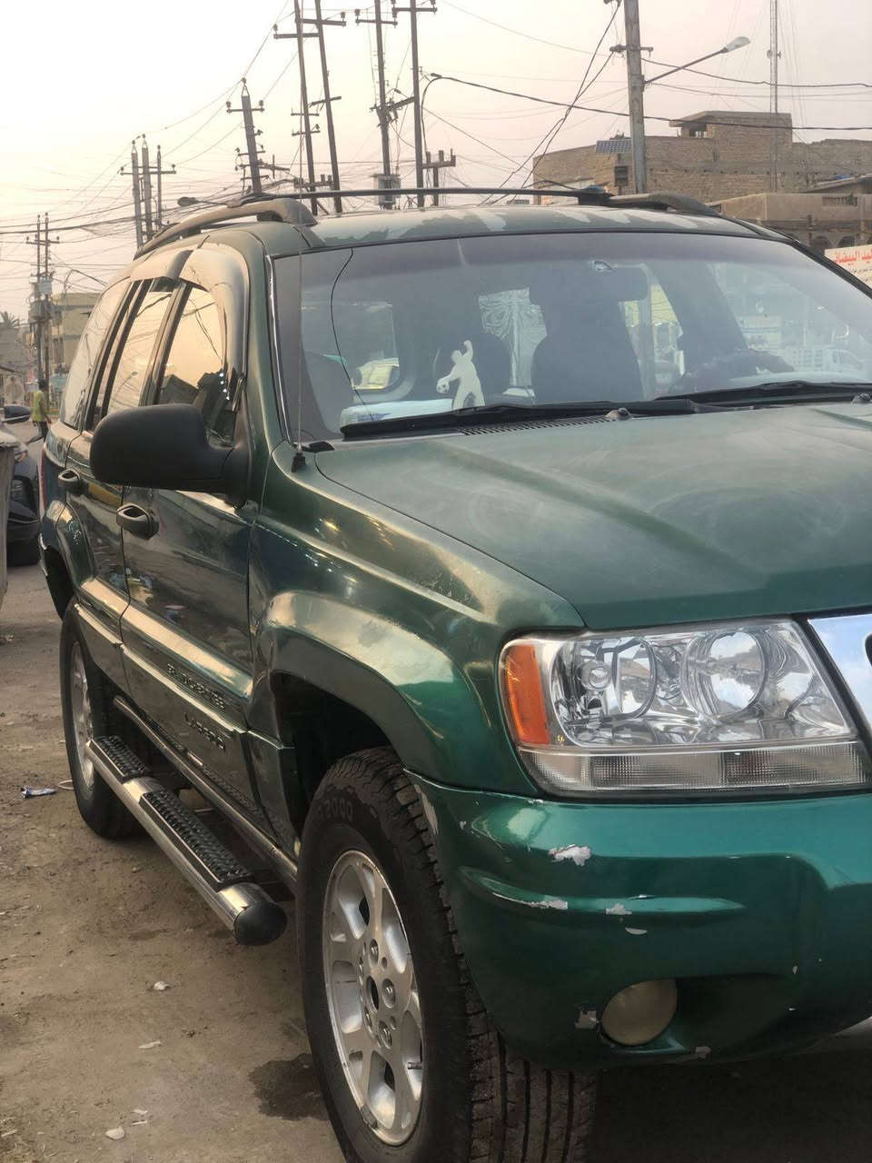 السلام عليكم 
للبيع جيب شيروكي موديل 2000
السعر 55  و بيها مجال للشراي 
للاستفسار ***********
