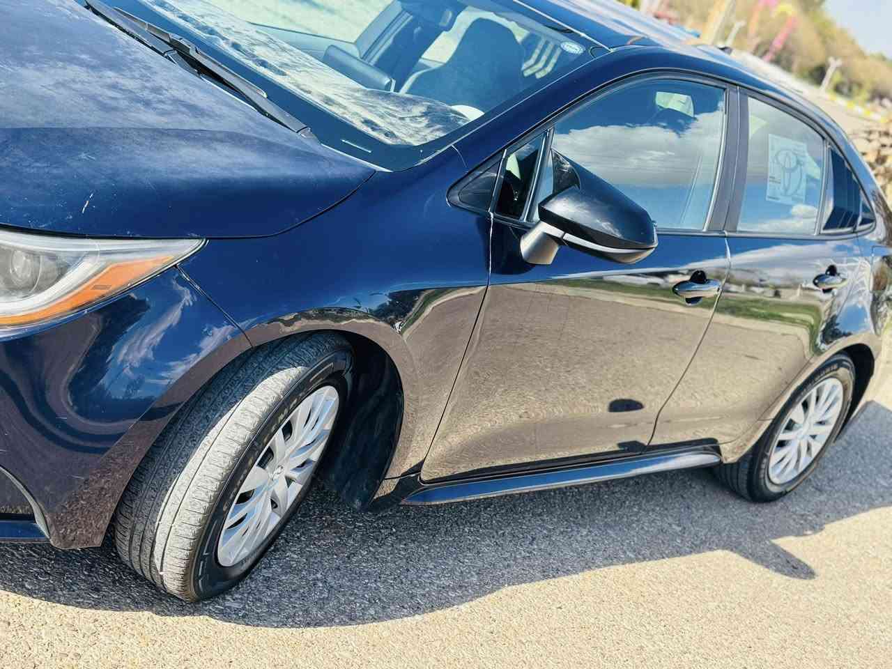 كورلا موديل 2021
اللون نيلي حبري
رقم سليمانيه دولي السنويه بسمي شخصياً
سنويه ورقم وهزه وژنگه كله جديد
ماشيه 86 
مواصفات LE محرك 1800 المرغوب 
داخل لونين رصاصي واسود 
ضررها جامرلغ السايق وبونيد بدون دواخل ضررها كلش خفيف 
ييها شويه بالبونيد چلح
كير _ محرك _ تبريد _ بالشرط على وضع الشركه
سياره جديده مال بيت 
مكاني كركوك سعر 140 وبيها مجال
للأستفسار الأتصال بالارقام 
***********
***********
