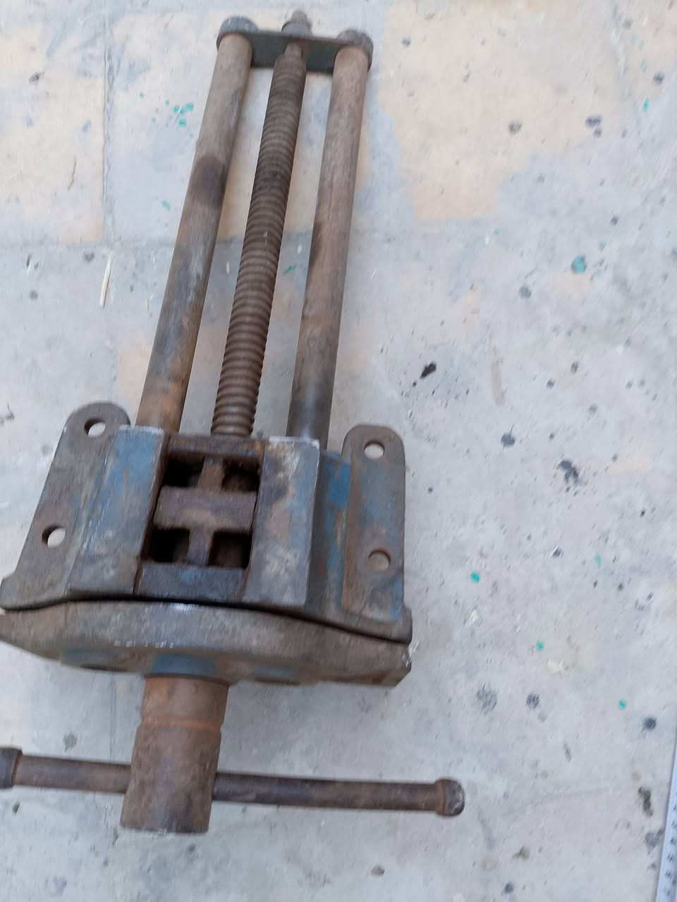 سعر 75. انكليزي مدينتي الصدر ***********
