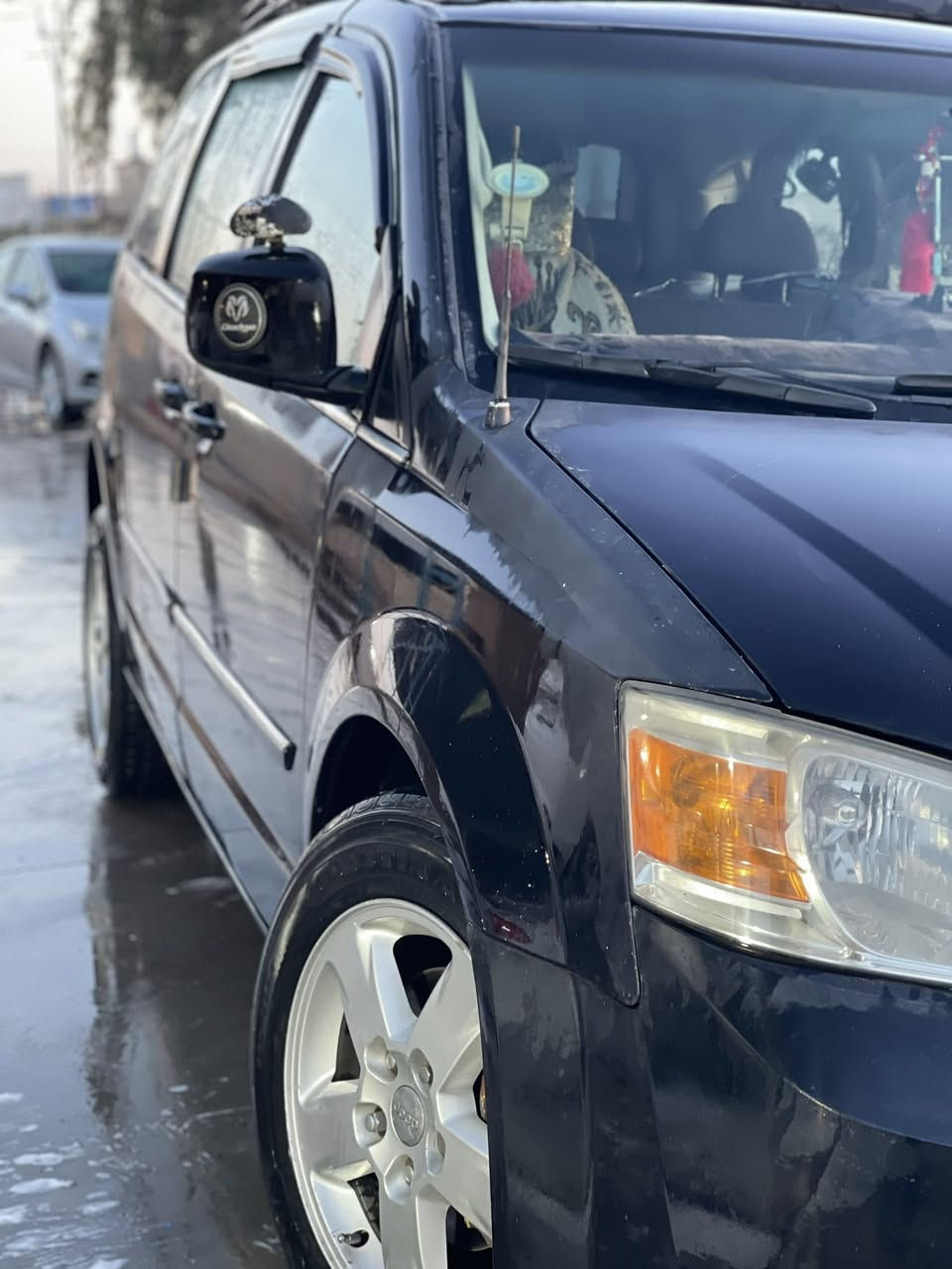 دوج كرفان ٢٠١٠ رقم سليمانية سيارة جاهزة
محرك ٣٣٠٠ مال حاوية قبل شهر شادة 
سيارة عادية ٧راكب 
تبريد ٣ قطع بس الخلفي مايشتغل ماسويته بعد
حدادية جاهزة 
منضومة غاز ٨٠ لتر 
مصبوغة حزام جمالية وهسا لونها شوي طافي 
ضررها جاملغ خلفي معجون جهة السكن وشويه بداية قمارة هم معجون واكع عليها شي بدون دواخل شرط سيارة 
سعر 110$ وبيها مجال 
مكان سيارة كركوك 
للاتصال ***********
