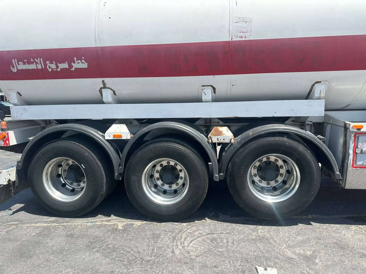 للبيع موديل ٢٠٠٢ مكينه وكير جدد تخم تاير جديد وتخم ويل كروم هواء كهربائيات بريك كله جديد تانكي حازم ٢٠١٥ تكيال جي بي اس تصريح امني جاهزه من جوه شغل تبريد شغال قماره مكفوله سنويه جديده بأسمي السعر ٣٣٠ ومجال قليل ***********
