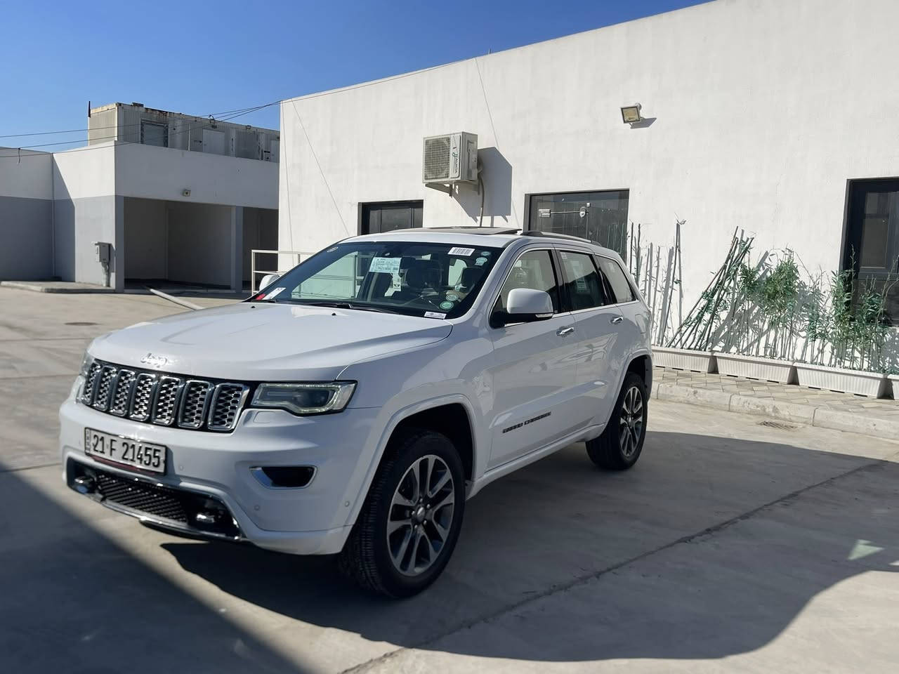 السلام عليكم جيب موديل 2018 خليجي لمتدد بلاص فووول الفورل مكفوله كفاله عامه سونار مرفق مع الصور كير محرك خير من الله صدر تخم تاير كله جديده تراي زيرو رقم سليمانيه الجديد تحويل مباشر معروفه موصفات المتدد جكات ماشيه 70الف كيلو مكان سياره بغداد البياع السعر ب275  بيه مجال حك الجيه ***********/***********
