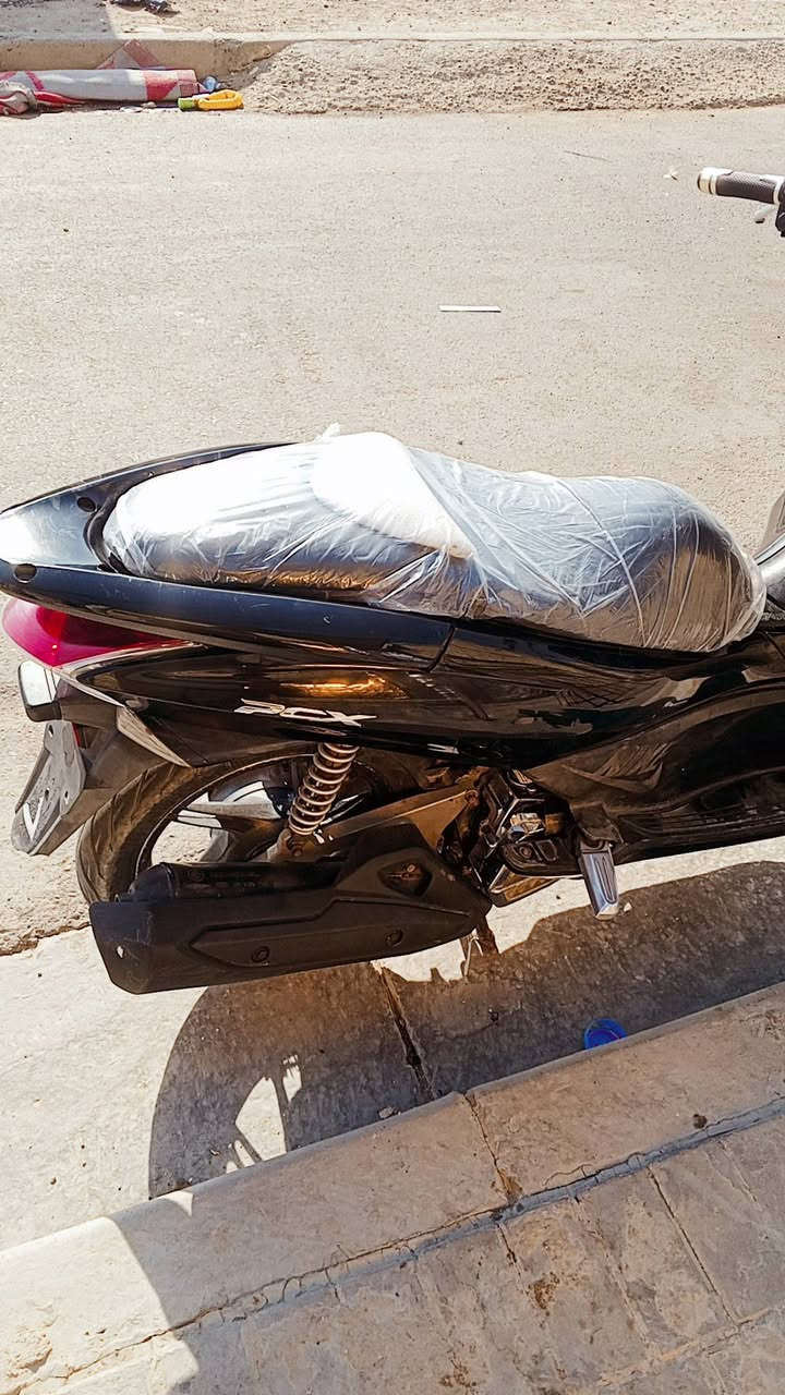 دراجه بي سي اكس جيل اول ياباني محرك 125 دراجه حلوه مسوي ادامه كامله لايت زنون كلج جديد راديتر جديد فيت بم جديد مستعجل عل بيعته1200وبيه مجال 
مكاني البلديات ***********
