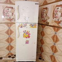 ثلاجه • نظيفه • حجم 16