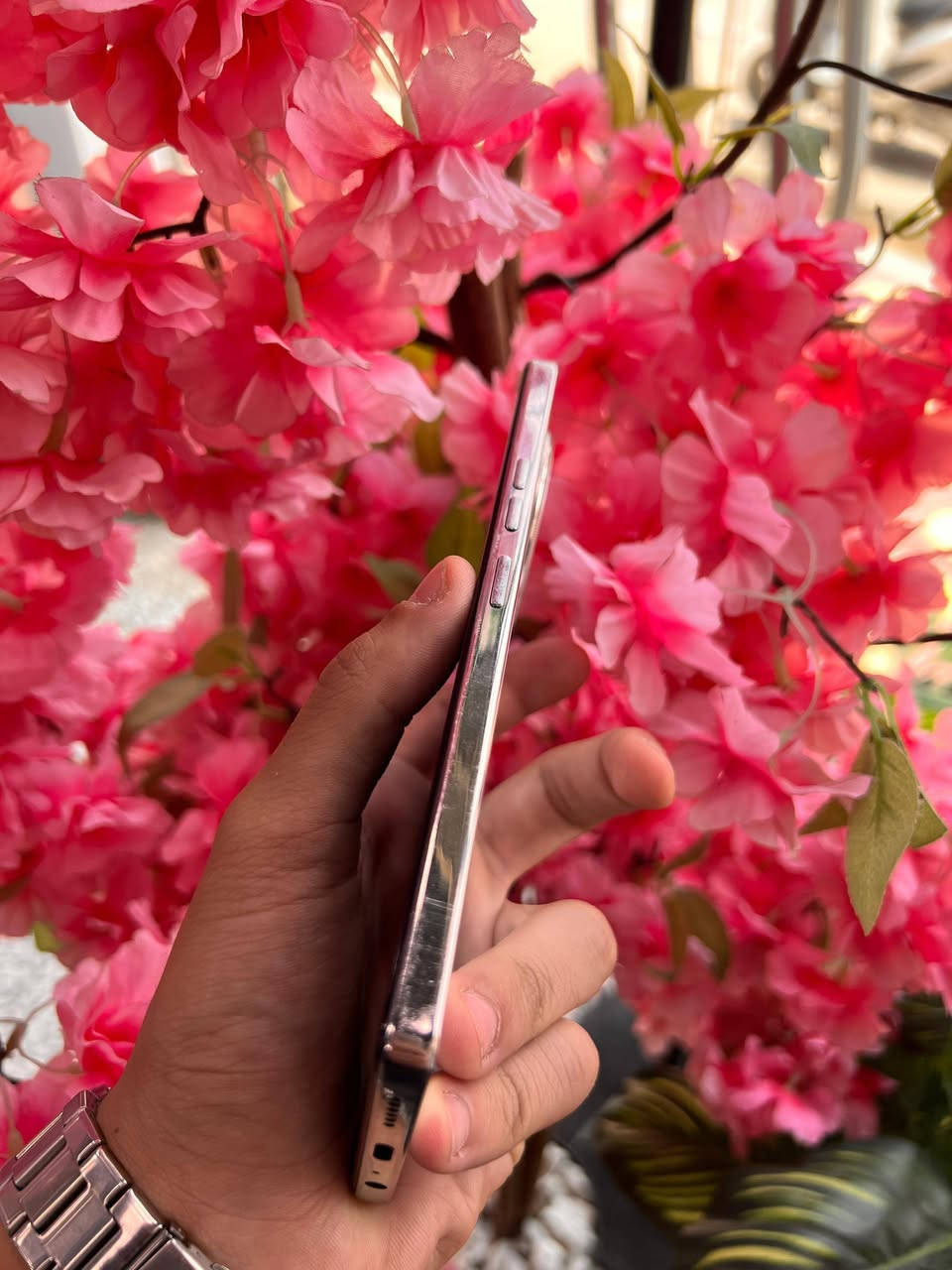 للبيع 📱
TECNO CAMON 30 نضيف جدًا واستعمال مرتب ✨
🔹 رام 8GB + توسيع 5GB
🔹 معالج Helio G99 Ultimate سريع بالسوشال والألعاب
🔹 كاميرا خلفية 50MP OIS تصوير ثابت وواضح
🔹 كاميرا أمامية 50MP للسيلفي والفيديو 🔥
🔹 بطارية 5000mAh تدوم يوم كامل
🔹 ذاكرة 256GB
🔹 الجهاز مرتب وما بي أي مشاكل
السعر 280وبي مجال بسيط حك الجيه


**إذا كنت صاحب هذا الإعلان وتريد حذفه لأي سبب، رجاءا أرسل رسالة إلى الدعم الفني**