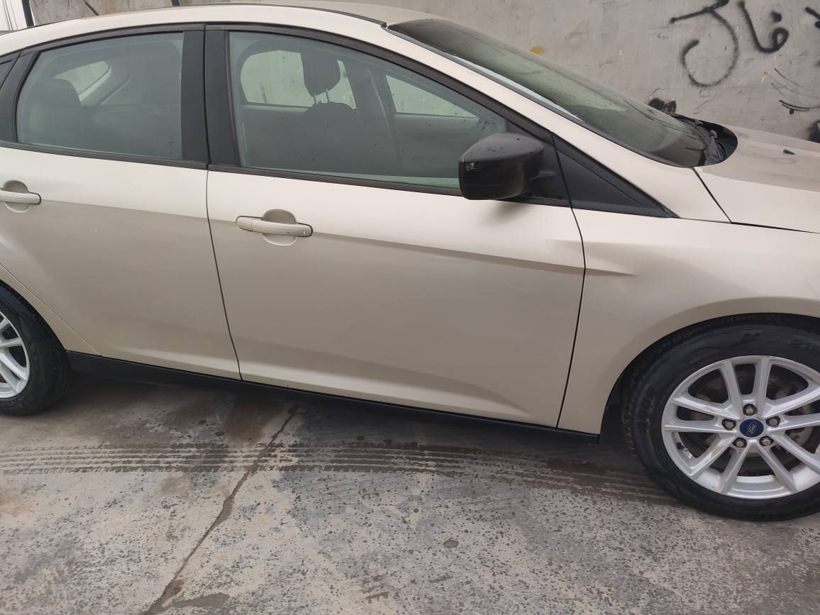 فورد فوكس ٢٠١٨ مكينة ٢٠
كير مكينة بشرتة ٤ بارجةى بؤياغة 
ليدانى ژورى نية سعرى ٨٠ وةرقة
*********** شوين هةولير أربيل, العراق
