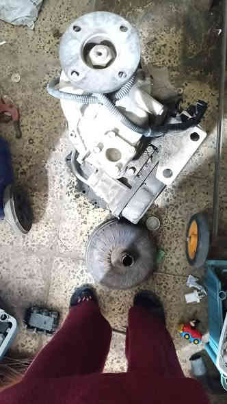 كير سيارة بي ام شغال كلشي مابي عنوان بغداد السيدية
***********
