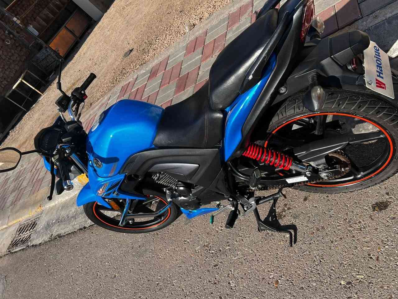 السلام عليكم هاوجي للبيع موديل21 مسجل باقي استلام لوحات تحويل ثاني يوم السعر 15ونص للأستفسار

0787 896 7144
