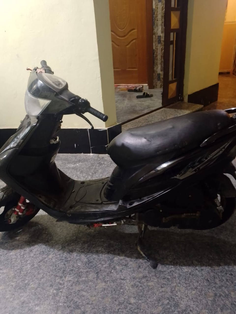 السلام عليكم ماكس عدلة مفتوحة مرة وحدة مبدل فقط لاستيك ولف كلة شغالة كهربائيات سلف هندر  اشاير كلة شغال شلعة ومعدل طيران كلش حلوة   كفرات ختم واحد وي المكينة  السعر 550 وبيه مجال للشراي للاستفسار ***********
