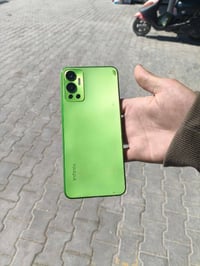 انفنكس نوت ١٢ فايف جي • ١٢٨ • طكة بالظهر