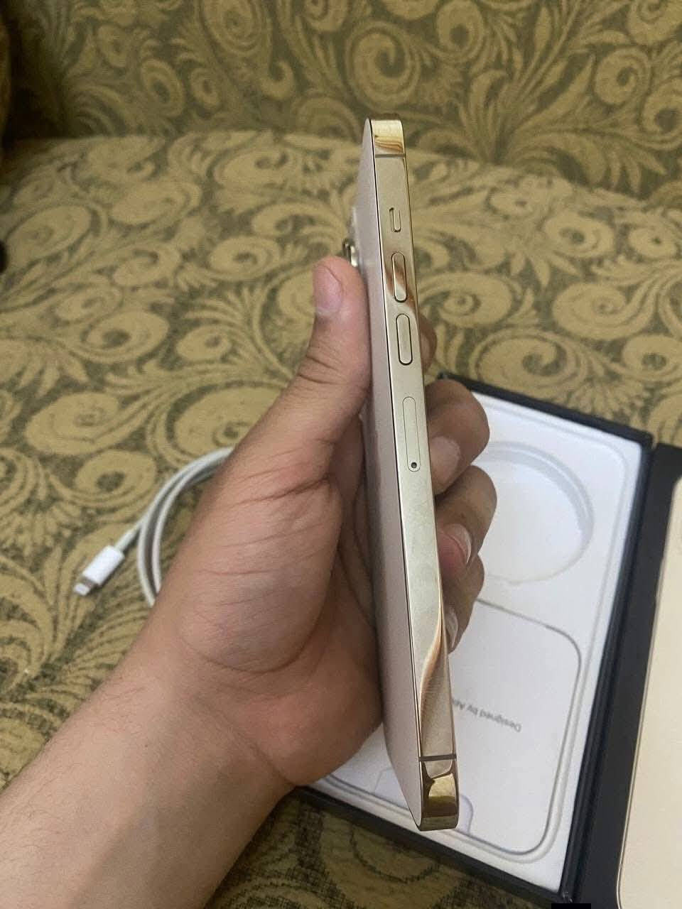 ايفون 13برو ماكس للبيع 
‏IPHONE13Pro Max
بطاريته82 بلاديه 
الذاكرة : 256 / نموذج M
الجـهٍاز وتر بروف امريكي مكفول
النظافة : 100‎%‎ وظمان اي خلل يرجع
(ملحقاته كامله كارتونه شاحنه واثنين حافظات) 
سعره675 بي مجال بسيط مكاني بغداد
للاستفسار خاص


**إذا كنت صاحب هذا الإعلان وتريد حذفه لأي سبب، رجاءا أرسل رسالة إلى الدعم الفني**