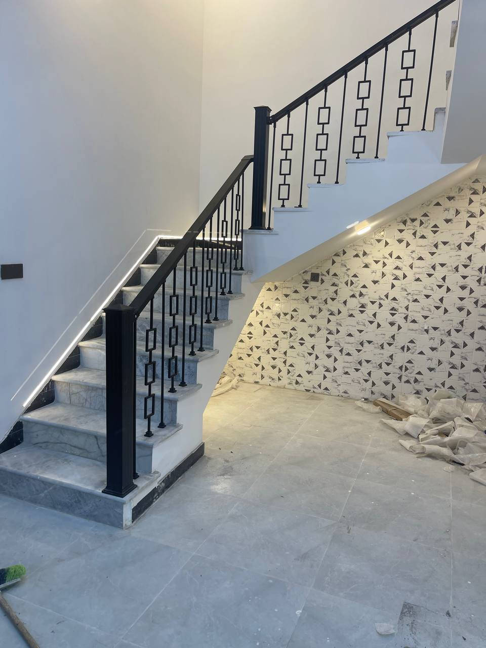 قبل لا تختار محجر الدرج ⛔
انتبه: ✔ الأمان
✔ المساحة
✔ نوع المادة
✔ الذوق العام للبيت
احفظ البوست وارجعله وقت التنفيذ 🏠

#محجرات #محجر #كلاسيك #مودرن #بناء


**إذا كنت صاحب هذا الإعلان وتريد حذفه لأي سبب، رجاءا أرسل رسالة إلى الدعم الفني**