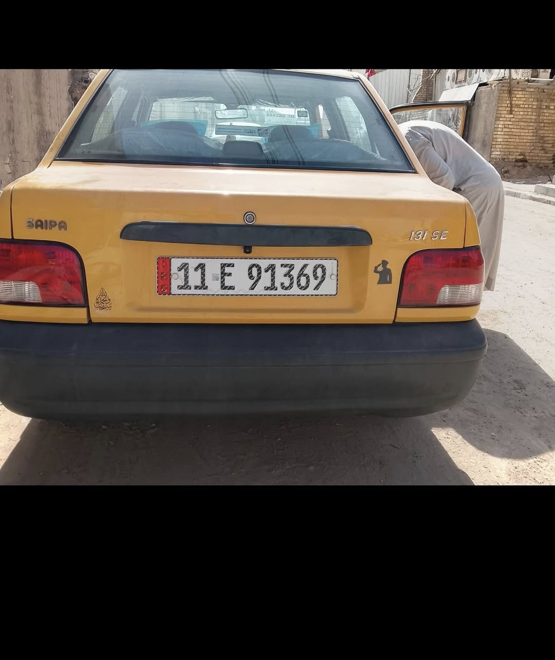 سلام عليكم سايبه موديل 13 مكاني شعله سياره كامله من كلشي كير مكينه مكفولات باسمي سياره حداديه زينه تيرات زينات دوشمه كشره  رقم انكليزي مصفره هيئة وغرامات مرتب يخبل دواخلها شواصي مابيهن شي بيه شاشه وكامره تبريد شغال  تجي تشوفه ترايك وين مايعجبك *********** السعر 36 بيه مجال قليل
