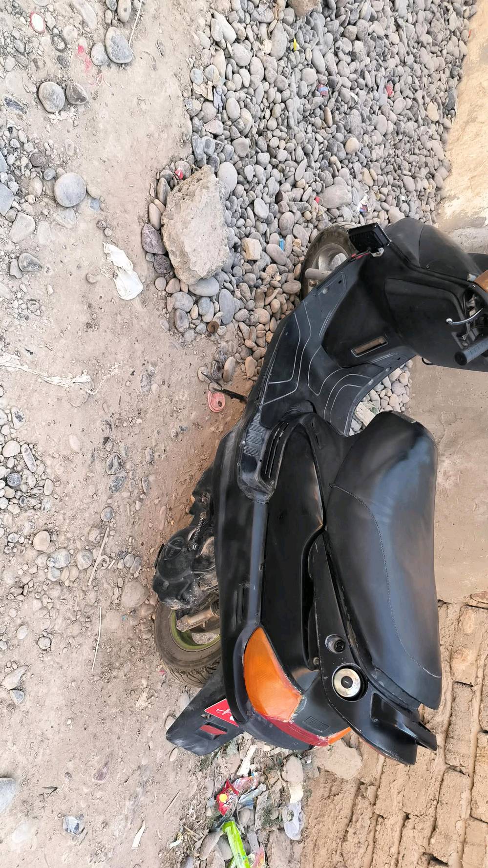 يوجد دراجه يباني نضيفه وشغاله هيه و الكهربائيات مالتها تايرات جديد مابيها اي  عطل و سفل شغال دفره شغاله  السعر 220الف وبيها مجال  عبر وتساب ***********  مكاني سامراء