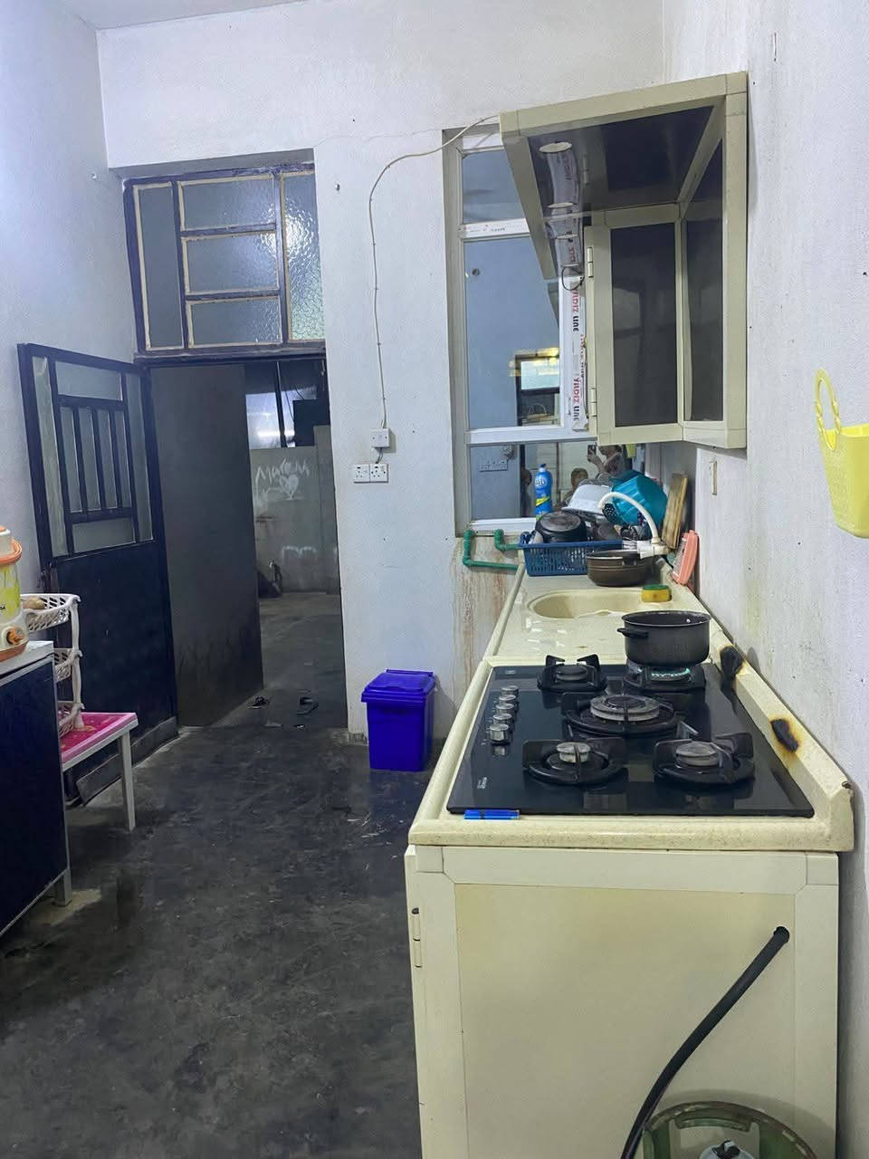 السلام عليكم متاح بيت للبيع في باميل الفرع مقابل أسواق سارة البيت ركن مساحة ٢٠٠ متر السعر ٣٥ وبي مجال ***********
