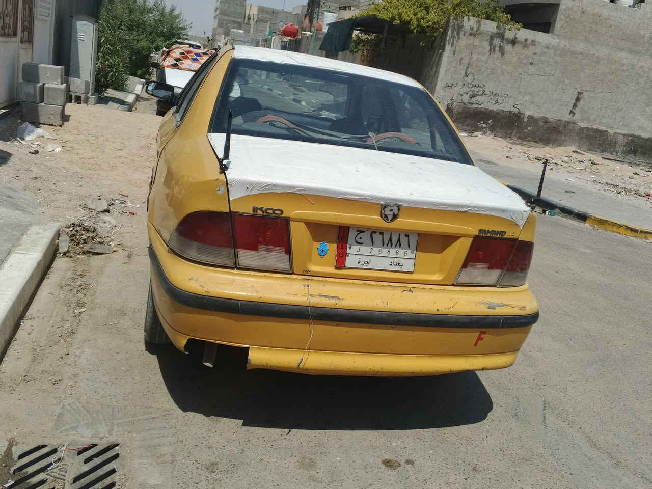 سلام عليكم من رخصت الادمن سمند بغداد مشروع وطني  مديل 10 سنويه ما منتهيه تبريد تخم تاير مكينه وكير وخير من الله العنوان بصرا زبير الرقم *********** السعر 16 وبيها مجال بصيط
