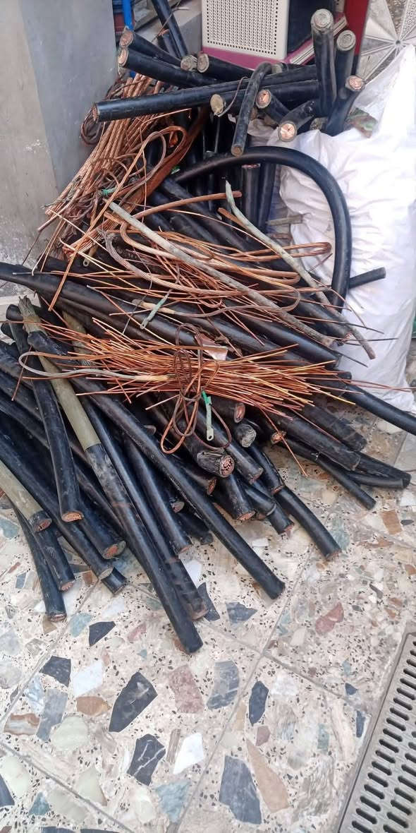 سلام عليكم نشتري جميع نحاس والبراص والفنادق والشروات الكبيره ونشتري جميع السبالت والمكيفات بأسعار تنافسيه وخياليه اعلى سعر انطيك مكاني بغداد وطراف بغداد شعندك نشتري بأفضل الأسعار الخياليه  انتصل عل الارقام وبيك خير وتدلل توصيل علينه نجيك لباب بيتك 🔥🚚رقمي ***********وشتري محولات بنواع حجام 

‭🚚🔥***********و
