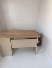 ميز مكتبي • ١٢٠ • نظيف