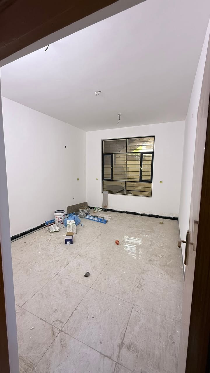 السلام عليكم مشتمل طابق ارضي زيرو  للأيجار مساحة 140م موقع جداً مميز مربع الاقتصاديين المحتويات الداخلية صالةومطبخ وغرفتين نوم وخدمات صحية ..باقي فقط التنضيف ويجهز للأستفسار اكثر 
***********
