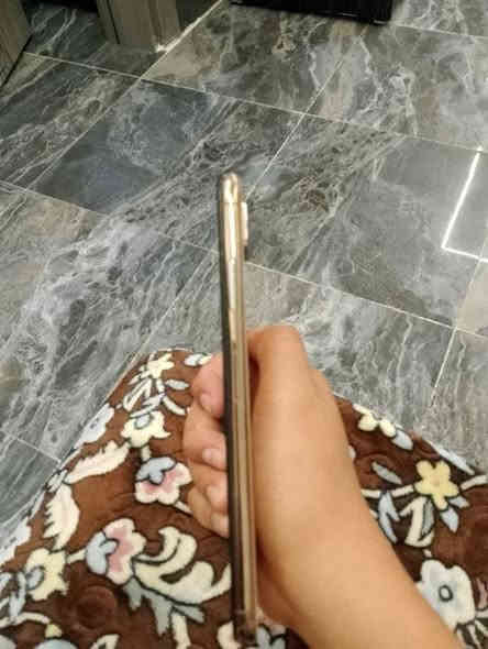 سلام عليكم 
ايفون اكس اس ماكس 
ذاكره /64
بطاريه 73 بلادي 
جهاز كله بلادي شخط مابي فقط بصمه وجه واكفه شاشا بلاديه مامبدل للبيع فقط سعر 180 بي مجال قليل ***********
