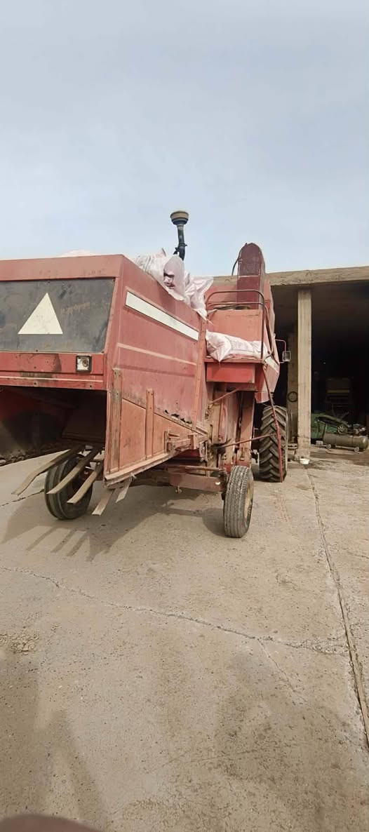 للبيع حاصده فوركسن موديل 89 السعر  7 مليون وبيها مجال ***********. 
0776963833
