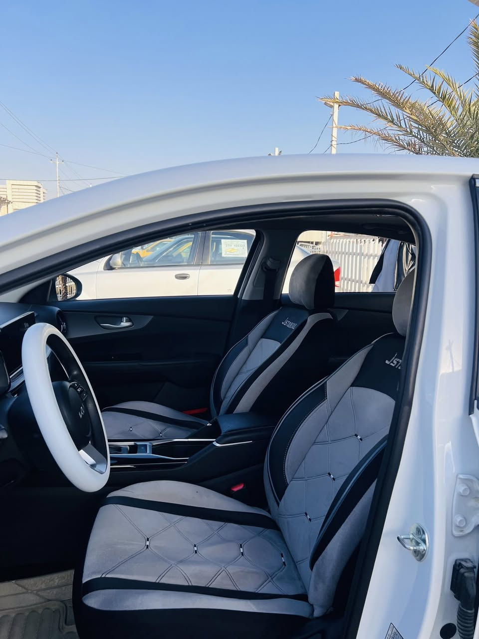 سلام عليكم سياره K3
مواصفات الK3 معروفه 
مديل 2024 
سياره جديده بعده 
سياره كفاله ماعده خشم البنيد شوي موضوع بل صور 
ماشيه 42 
السعر 142 وبيه مجال 
العنوان /النجف 
الرقم /***********
