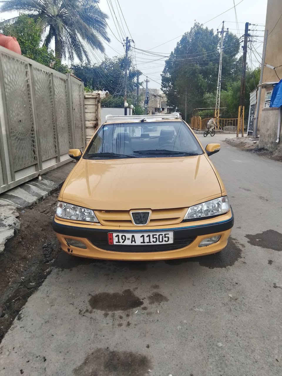 السلام عليكم بيجو للبيع موديل 13 سياره محركها مقفول جير جديد  السعر 36 وبيها مجال***********
