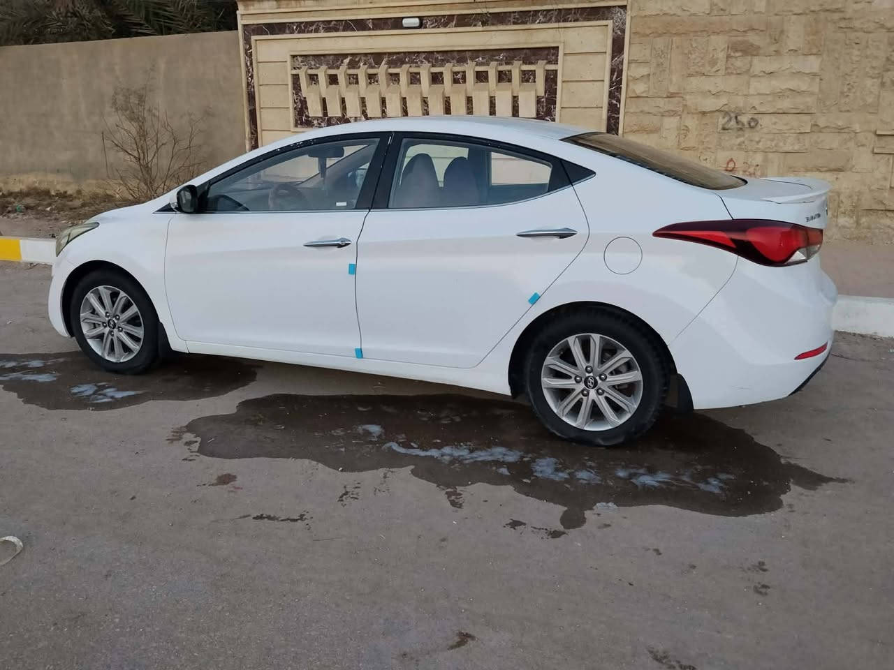 الى عشاق الإنترة الجديد موديل ١٦ خليجي فول مواصفات ١/١ كفاله عامه رقم ذي قار مكفوله من الصبغ والظربة والتبديل والفتح مكينه ١٨٠٠ شرط مامفتوحه ترايها شرط زيرو تبريد ثلج دواخل نظيفه السعر ١٢٩ وبيها مجال مكاني قضاء الشطرة *********** استخدام شخصي مامتعوبه
