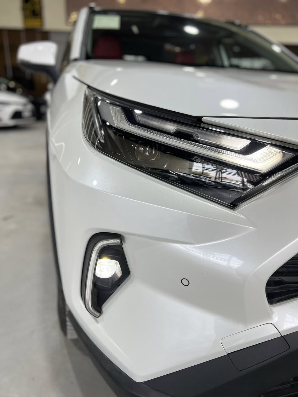 ✔️TOYOTA RAV4 HYBRID 2025⚡️⚡️

تويوتا رأف فور هايبرد 2025 

السعر: 46 مليون  دينار رقم وسنويه ملوح كامل 

 🔥

ياباني تجميع الصين 

البيع نقدا فقط لايوجد لدينا بيع بنظام الاقساط

المواصفات‼️

*حجم المحرك 4CYLINDER 2.5L ✅

*مرتبط بناقل حركة أوتوماتيك✅

*مفتاح التشغيل بصمة ✅

*بانوراما✅

*اريل نفكيتر ✅

*حساسات أمامية ✅

*حساسات خلفية ✅

*رادار✅

*لايت زينون + LED ✅

*كشافات ✅

*بك لايت LED ✅

*حجم الاطار 225/60R18✅

*ويل كب 18✅

*4 دسك✅

*حساسات ضغط الاطارات ✅

*اشارة في المرايا الجانبية ✅

*المرايا قابلة للطي كهرباء✅

*ماسحة خلفية ✅

*عدد AIR BAG 9✅ 

*هاند بريك كهرباء ✅

*ا ABS✅ 

*دشبول ديجتال ✅

*شاشة Apple Car play ✅

*5كاميرات 360 درجة✅ 

*مثبت السرعة Cruise ✅

*المودات والاوامر الصوتية✅ 

*ا Bluetooth ✅ 

*مخرج منفذ الطاقة ✅

*تتسع المقصورة ل 5 ركاب✅

*المقاعد جلد+كهرباء✅ 

*كشنات تدفئة✅

*قطعتين تبريد✅  

*تحديد المسار✅

*أوضاع القيادة Drive Mode ✅

*أوتو هولد ✅

*نظام مانع الانزلاق ✅

*حاملات الأكواب ✅

*تطعيم الدواخل ألمنيوم ✅

شركة الفرس ألأبيض لتجارة السيارات 🚗

☎***********

☎***********

 بغداد مدينة معارض البياع -الشارع المميز-مقابل كراج البياع 📍

لاستفسار يرجى الاتصال على الرقم:

☎***********

☎***********

تشغيل

استئناف الفيديو
