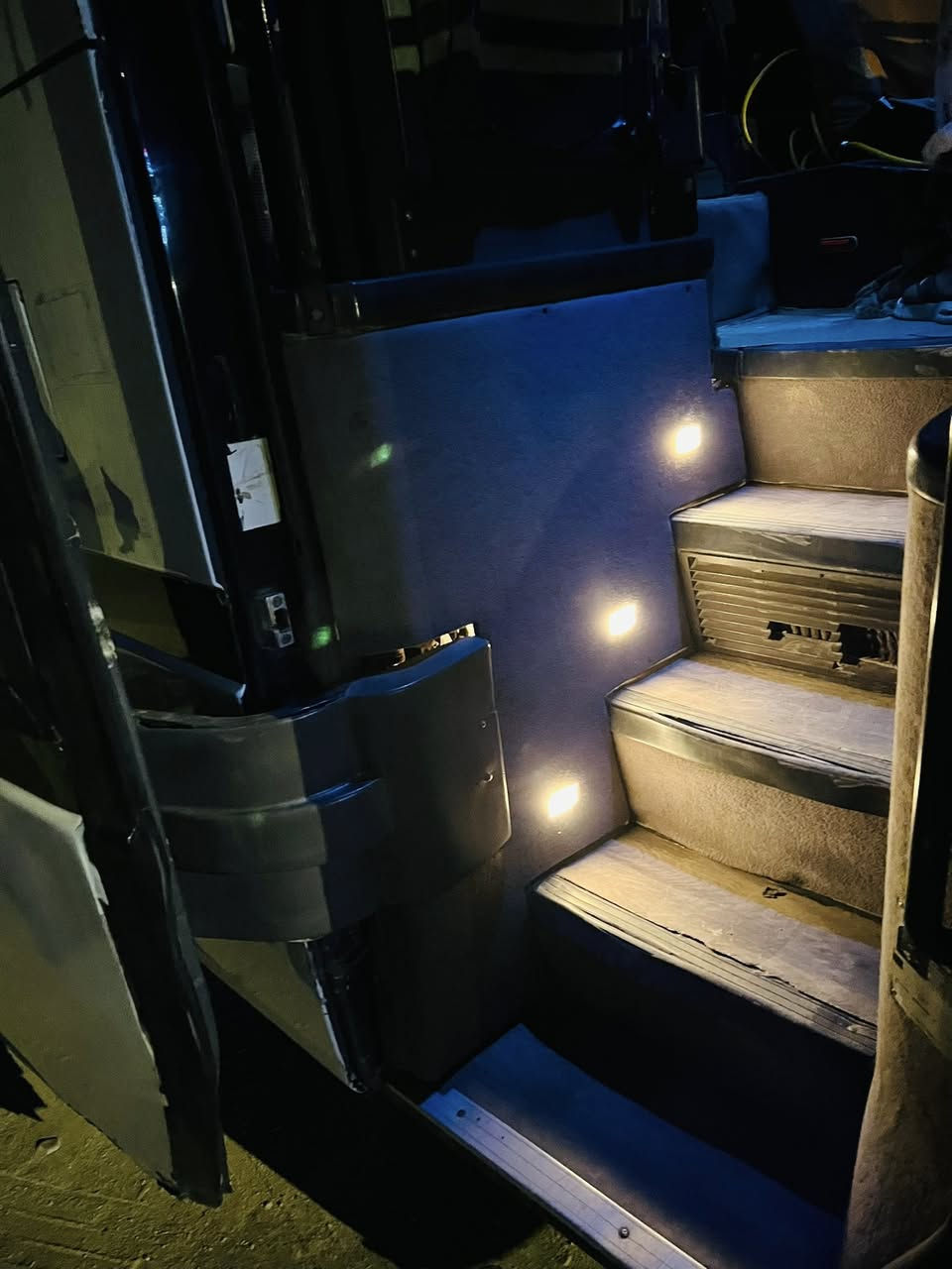 سلام عليكم 403 بدون  كير ومكينه وكسل كفاله حداده طخم تاير سكله معمره تبريد بلادي كهربائيات كلهة شغاله ب100 وبيهة مجال قليل عنوان بصره قضاء المدينه ***********
