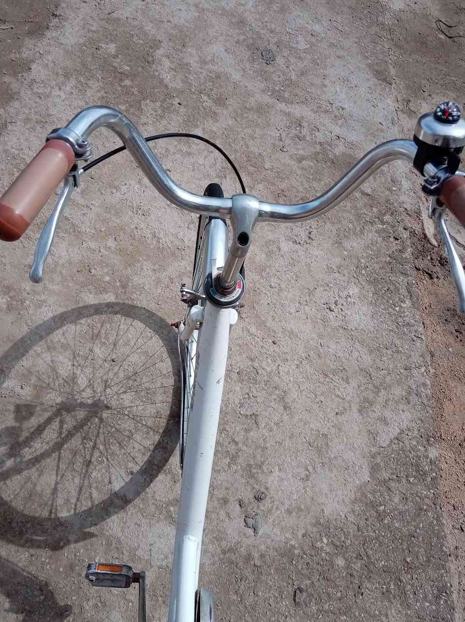 السلام عليكم باسكل للبيع حجم 26 ستيرن قفل وفتح فول مواصفات حساس قفل خارجي ديلمه موديل 2024 يعني جديد باسكل فول الفول المكان الديوانيه ال بدير الاستفسار على الواتساب فقط لاستقبال شخص على الماسنجر رقم الهاتف ***********
