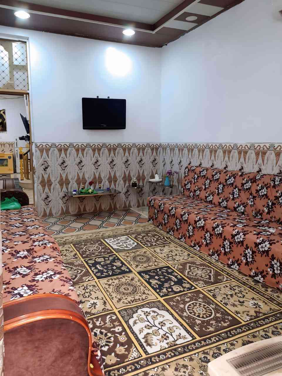 دار سكن طابو صرف للبيع 

المساحه //100متر ____ 5وجه __ نزال 20 

البناء // طابوگ _ حديث _ طابقين _ على التبليط 

التفاصيل // طابقين _ غرفتين نوم _ هول _ مطبخ _ استقبال 

مجمعات صحيه 

خدمات // مي كهرباء تبليط مدارس 

يباع نقد ويباع (مبادره) بشرط توفر موافقه مصرف العقار 

#الدار_المعموره_للعقار 

***********

من لديه عقار ويرغب بالبيع مراسلت الصفحه
