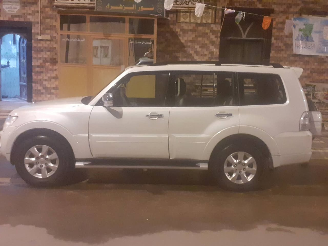 باجيرو ٢٠١٤ رقم بصره كير ومكينه كفاله سياره نضيفه بيه رصعات ٣ كهرباءيات كله شغاله تدفه تبرد شغال كشنات كهرباء السعر ١٧٥ وبيه مجال حك جيه ***********
