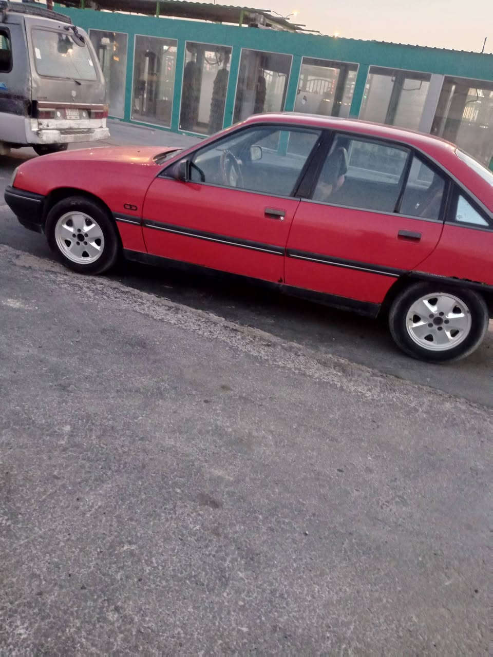 اوبل اوميكا 91 محرك2000 كير ومحرك مكفول ابلاديه لا 
ضربه لا صبغ رقم واسط جديد سنويه 29 باسمي 
سعر خاص *********** مكاني بغداد بسمايه
