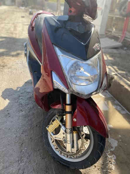 السلام عليكم 
سكنس لد رياضيه 
دراجه للبيع جديد
مزوده بكلشي بلادي 
رمبه بشهر 9 مأخذه وموجود وكاله 
الله شاهد ماخذه مليون و700 وموجوده مكاتبه
وهسه سعره مليون و400 وبيه مجال
العنوان بغداد الزعفرانيه 
هاتف 📞 ***********
