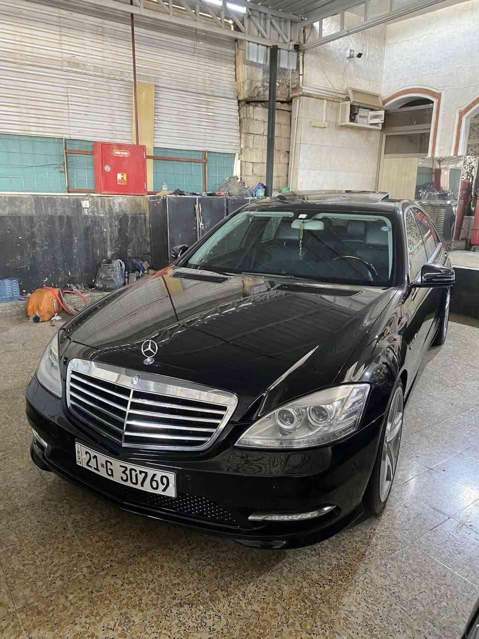 سلام عليكم حبايب
للبيع فقط سعر مناسب 
S 500 2007 
محدث 13 كت amg 
20  AMG 
باب قصير  
سيارة  ووارد يابان  بيها صبغ 
ب 
فقط الباقي  
غرفة نضيفة 
ماشية الف 
1 
بردات  خلفي
بيبان شفط 4 
كشنات تدفئة تبريد 
خزن ميموري 3 انضمة 
ناضور ليلي 
رادار امامي 
حساسات امامي خلفي 
تبريد قطعتين امامي خلفي منفصل 
  صندوك كهرباء  شفط 
بيها هواي مواصفات الجناية يعرفون مواصفاتها 
رقم سليمانيه  تحويل ثاني يوم 
إدامة مسوياها سيرفس للسيارة 
تفاصيل اكثر *********** 
السعر المطلوب195   ورقة وبيها مجال بسيط 
ماكو اس  كلاس بهل سعر و بل عافية عل ياخذه مكان اربيل
