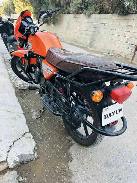 سلام عليكم دراجه دايوان موديل ٢٢ دراجه تخبل وراق سحب سعر دراجه مليون و ٥٠ بي مجال مكان ديالى شهربان 
***********
