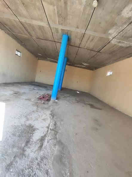 مخزن للايجار المساحه 160متر الطول 16 العرض 10متر  كربلاء شارع بغداد مقابل عامود 102 الاستفسار ***********
