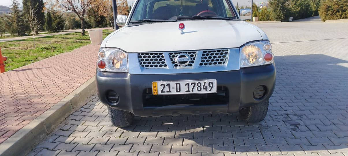 nissan   2014    نیسان   
***********
نمونە لە جوانیا 
122 هەزار هە قیقی رۆشتوە 
گیرو مەکینەی نەکراوەتەوە بەشەرت
گیرو مەکینەو ئەکسل و دەبل ئەکسلی بەشەرت
یەک دەرگای دوای سەکن بۆیاخە 
سنوی تازەیە هەتا 2029
زۆر تندو تۆڵ و بێ مسروفە ماڵی دۆستە 
 
***********
سلیمانی هەواری شار السليمانية, العراق
