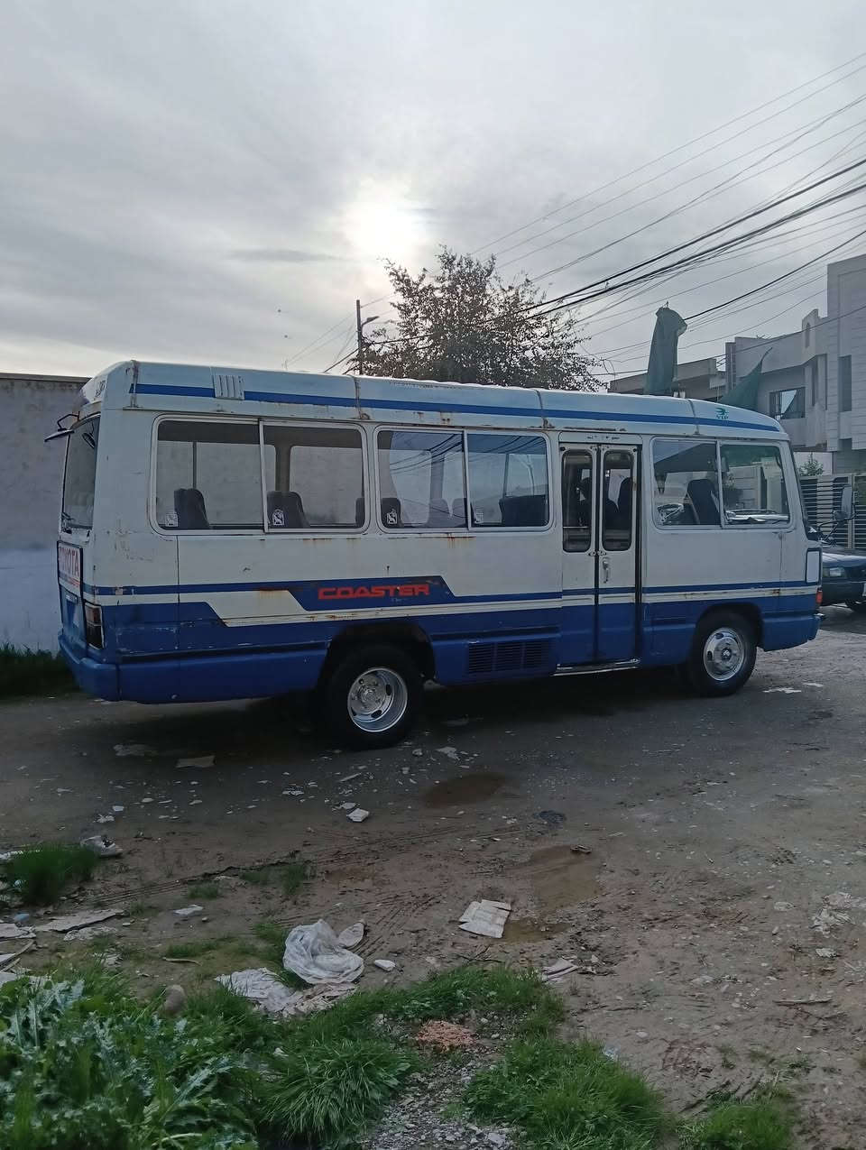 كوستر مربع للبيع رقم شمالي مكينه بانزين كروسيده بلادي لاصرف ولا نفخ سياره بلادي نضيفه اصوليه مكان موصل مكلف بلنشر . للاستفسار***********
