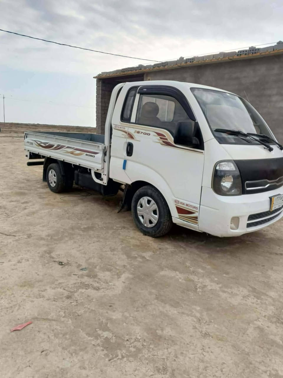 سلام عليكم  كيه بنكو  لبيع موديل ٢٠١٧ سياره جاهزه المكان واسط الكوت   ***********
