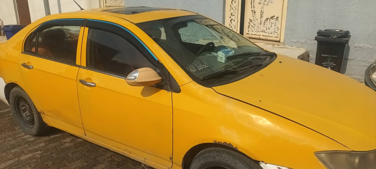 سياره ليفان مكينه وكير وتبريد كفاله راعيها موجود يريد تحويل 
للعلم كورلا اوتوماتيك 
السعر ١٨ ورقه بيها مجال قليل *********** 
القبله حي الجامعه
