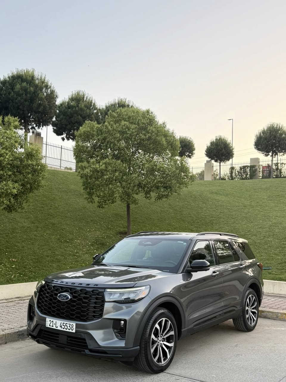 السلام  عليكم ورحمة الله وبركاته
‏‎‏‎       ——— لـلـبـيع  ———

‏‎‏‎فورد اكسبلورر   —  Ford Explorer

‏‎‏‎وراد أمريكي.     —    ايرباك البرده

‏‎‏‎الموديل           —     2025 الاصدار الجديد 

فئة.                 —      ST.LAIN

حجم المكينه   —      V4/2300T

‏‎‏‎اللون                —      نفطي   

‏‎‏‎المسافه المقطوعه —  11.000 

‏‎‏‎حاله السياره. — بدون صبغ ( التقرير مرفق مع الصور )  

‏‎‏‎المواصفات 
‏‎‏‎- بصمة تشغيل 
‏‎‏‎- بصمة أبواب 
‏‎‏‎-تشغيل عن بعد 
‏‎‏‎-ترحيب عند الاقتراب 
-نظام الملاحه 
-شاشه ديجتال
‏‎‏‎-كشنات جلد + مخمل
-حساس امامي 
-حساس خلفي
-رادارات 360درجه 
-كامرات 360درجه
‏‎‏‎- شاشه كبيره تدعم نظام الأبل كار بلي ونظام الاندرويد 
‏‎-تدفئة ستيرن 
-تدفئة كشنات
‏‎-گير ماوس 
‏‎-نظام الدفع 4WD
-اشاره بالمرايه  
‏‎-اوتو هولد 
‏‎-اوتو ستوب 
‏‎-هندبريك بصمه 
‏‎-٧وضعيات قياده 
‏‎‏‎-كشنات تدفئة 
‏‎‏‎- ستيرن بحركه كهربائيه 
‏‎‏‎- تبريد مركزي 
‏‎‏‎- بگ لايت LED 
‏‎-صندوق كهربائي 
‏‎-كشنات VIP ( منفصل )
‏‎‏‎- كود باب 
‏‎‏‎-كرسي السايق والراكب بحركه كهربائيه
‏‎‏‎-تحكم ستيرن جهتين 
‏‎‏‎-تحديد سرعه 
‏‎‏‎-مانع انزلاق 
‏‎‏‎-ليد نهاري
‏‎‏‎باقي المواصفات المعروفه 

‏‎‏‎السعر            —    اكتب تم ويوصلك السعر مباشر 

‏‎‏‎رقم السياره    —    السليمانيه  ( قبل سبوع تم الترقيم )  

‏‎‏‎موقع  السياره —      السليمانية 

‏‎‏‎للأستفسار.     —       *********** - ***********
