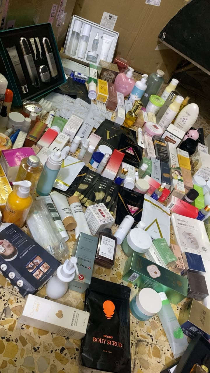 ٣٠٠ قطعه ١٥٠ واصل لبيتك  بيها ٣ بكجات وعطور


**إذا كنت صاحب هذا الإعلان وتريد حذفه لأي سبب، رجاءا أرسل رسالة إلى الدعم الفني**