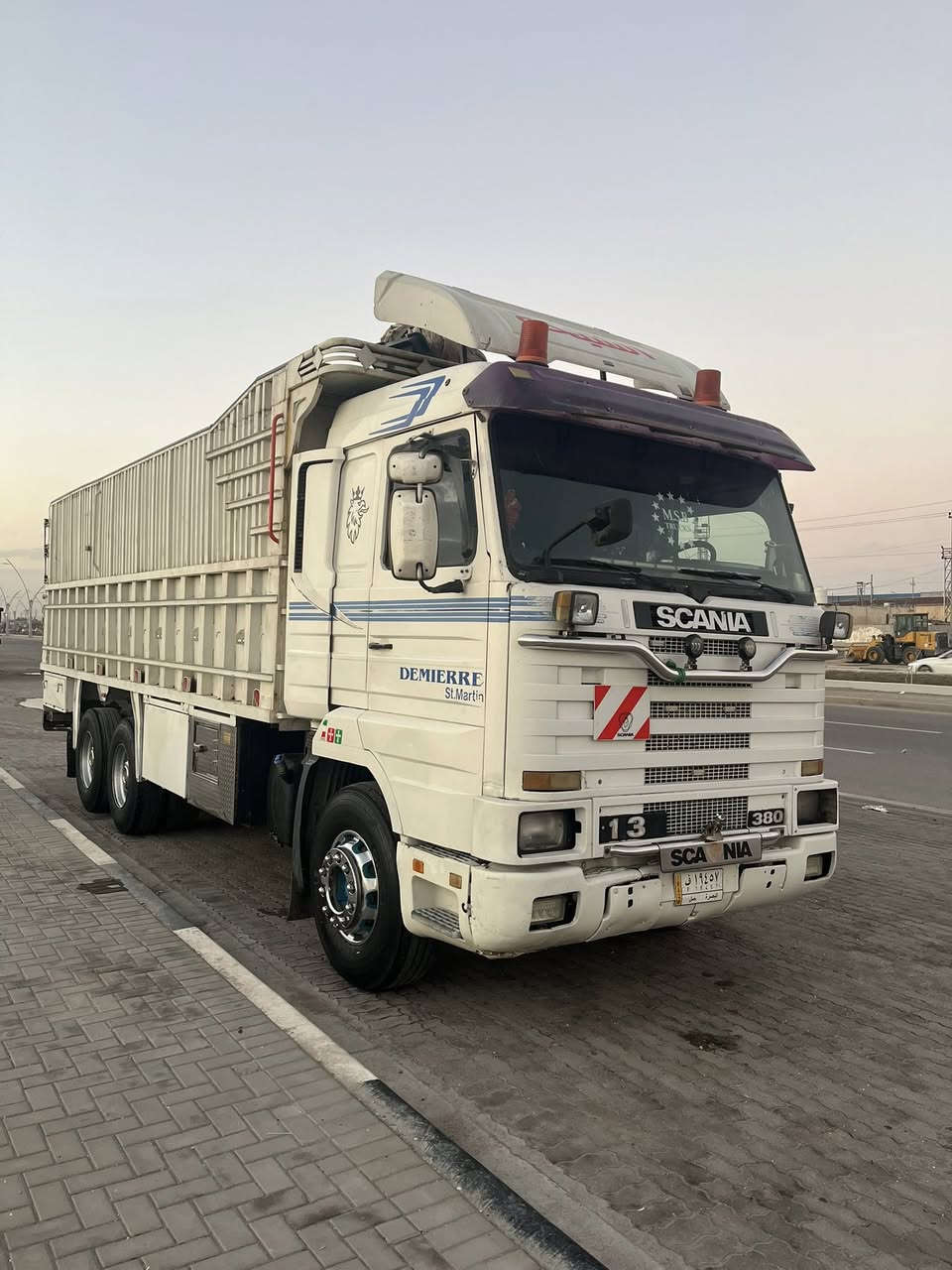 سلام عليكم اسكانيه للبيع مديل 1994 سياره مكفوله كفاله عامه مكينه 113 فحمي حجم 380 كير 900 3/3 رقم بصره بل سنويه 3 لوحات السياره خير من الله رقم راعيه ***********
