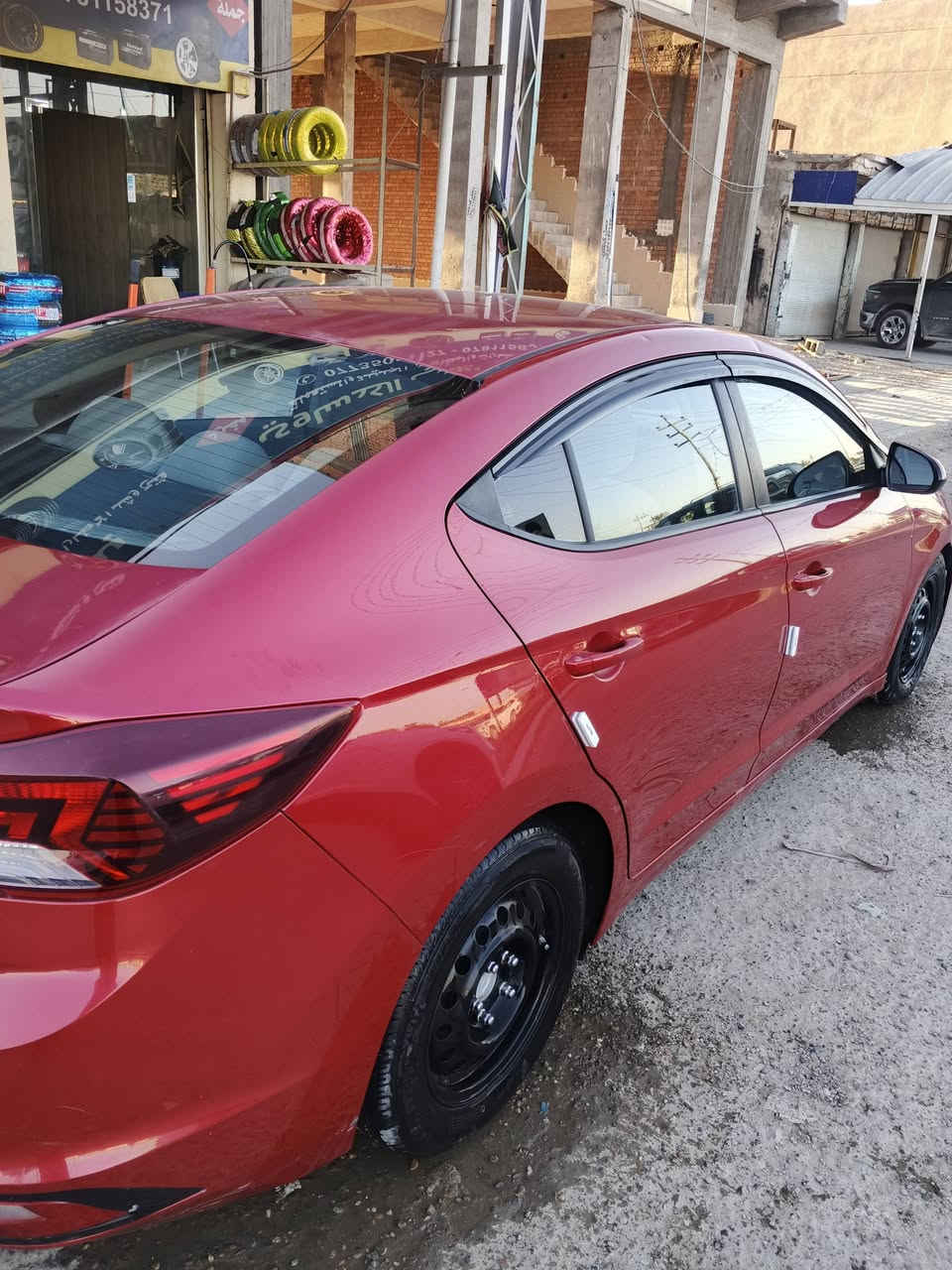 السلام عليكم
للبيع هونداي انترى
وارد امريكي 
موديل 2019
حادث قبق جنطه وجملغ خلفي
محرك الفين دوش 
نص مواصفات 
رقم بغداد
مكان السياره بابل الاسكندريه
السعر125وبيه مجال 
التفاصيل أزيد ***********
***********
